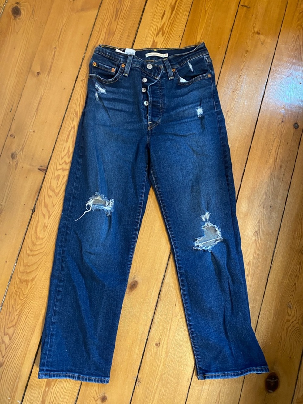 Levi’s rib cage straight ankle jeans